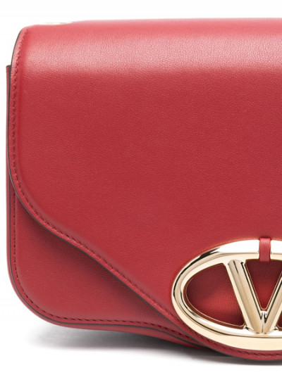 The last piece at Farfetch from Valentino VLogo Bag at 70% off in addition to Farfetch Coupon